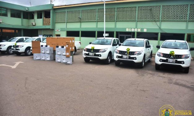 Spanish Government supports Immigration and Police