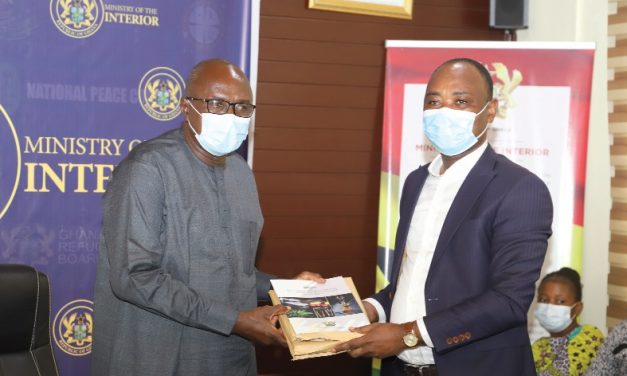 CONSULTATIVE COMMITTEE TO COMBAT DRUG MENACE IN SCHOOLS SUBMIT REPORT