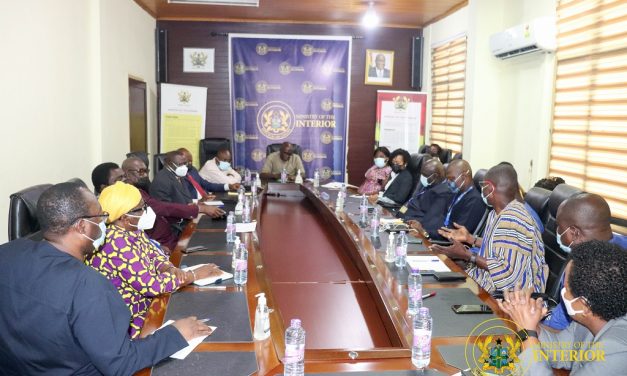 Parliamentary Select Committee on Defence and Interior calls on Interior Minister