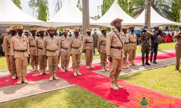 Minister for the Interior attends Remembrance Day Service