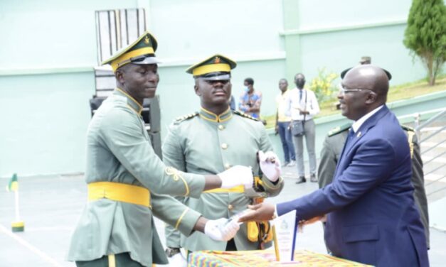 VICE PRESIDENT URGES NARCOTICS CONTROL COMMISSION OFFICERS TO BE PROFESSIONAL