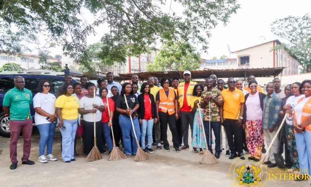 Interior Ministry participates in Civil Service Week Cleanup Exercise